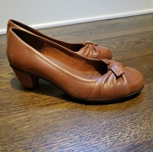 Rose Petals heals, cute pumps, wide